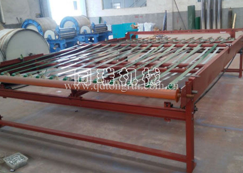 Cotton quilt automatic binding machine